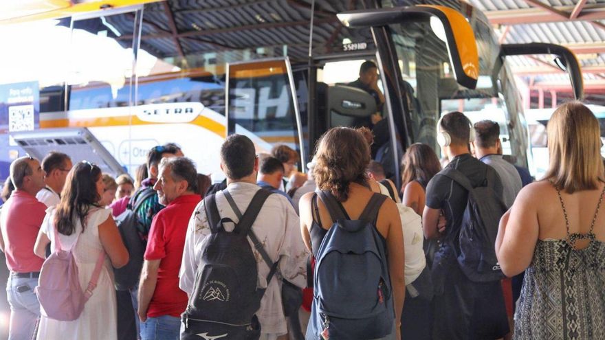 IU pide al Ministerio que mejore la conexión de bus de Zamora con Madrid