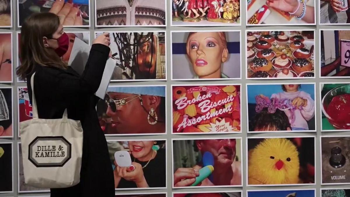 La cotidianidad vista a través de los ojos de Martin Parr se expone en Bruselas.