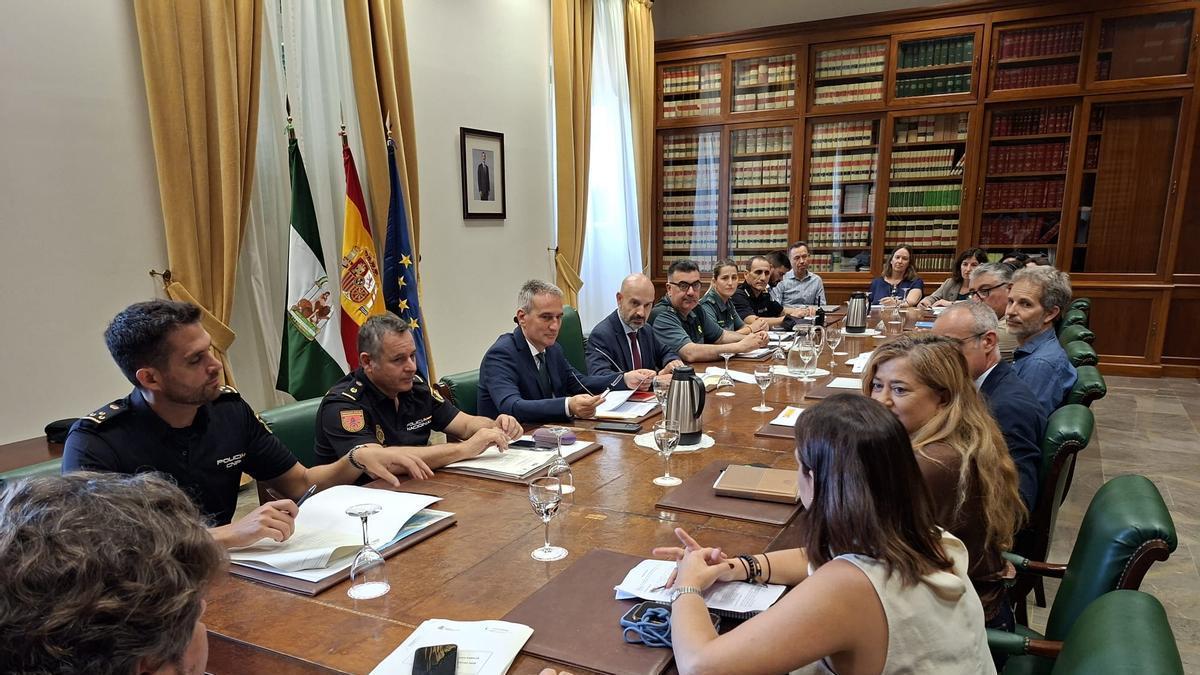 Reunión para coordinar la Operación Paso del Estrecho en Málaga