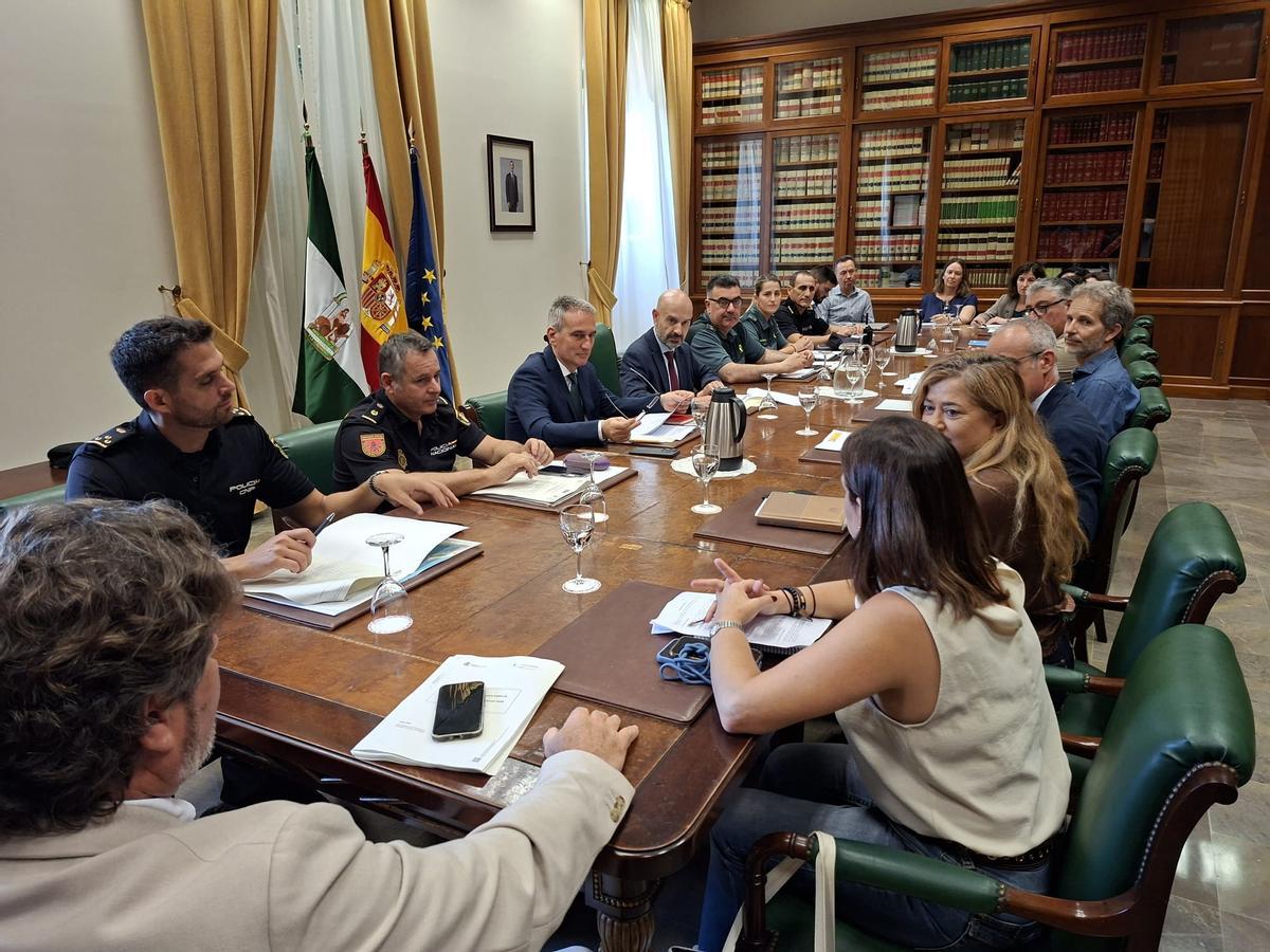 Reunión para coordinar la Operación Paso del Estrecho en Málaga