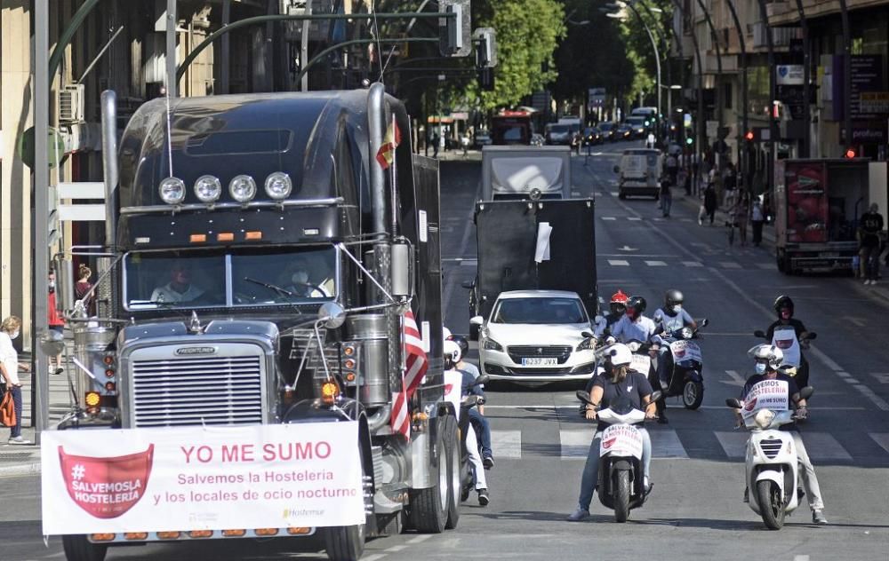 Los hoteleros toman Murcia para protestar contra las medidas del Gobierno regional