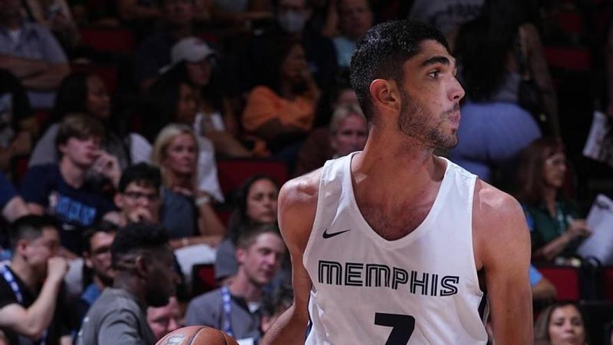 Aldama volvió a ser titular en su último partido de pretemporada con los Grizzlies