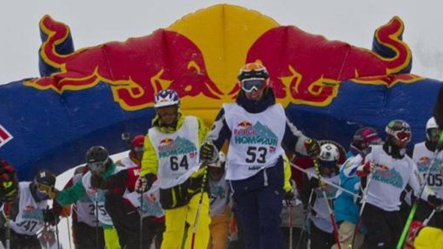 Esquiadores y snowboarders se retan en el Red Bull Home
