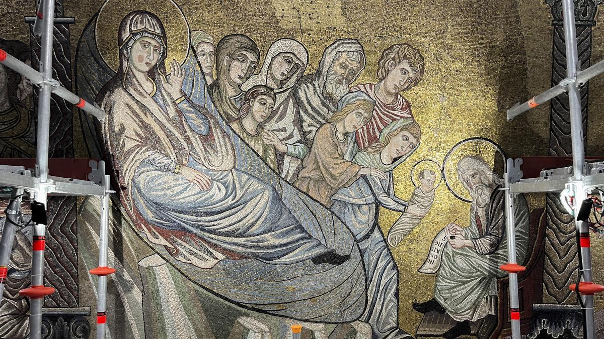 Florencia empieza a restaurar los mosaicos de la cúpula de su baptisterio