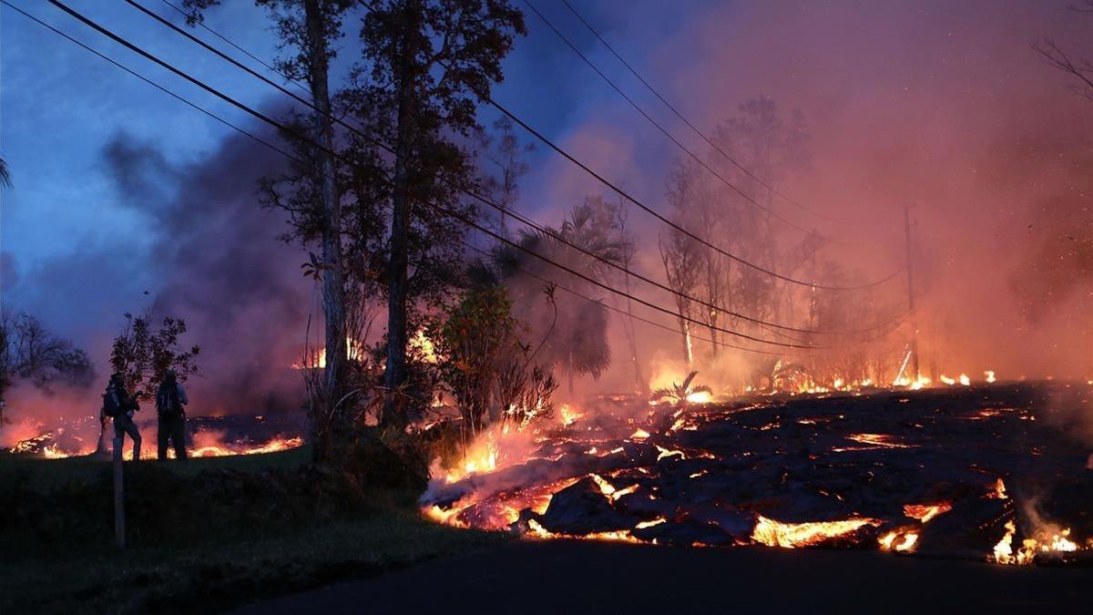 La lava del Kilauea avanza por los barrios residenciales de la Isla de Hawái.