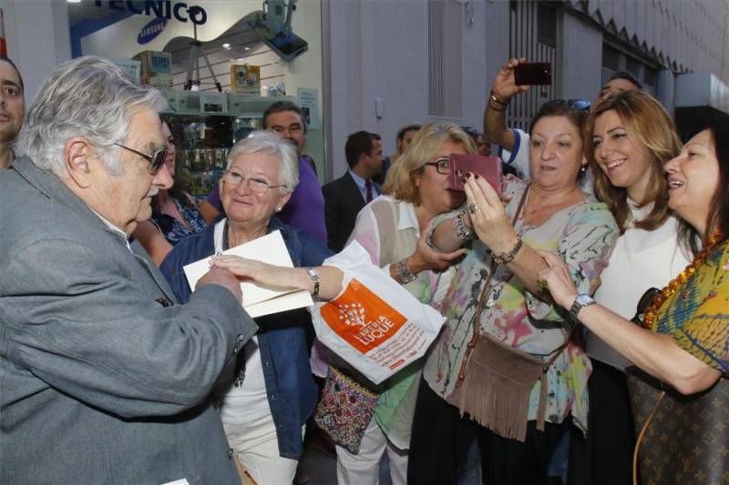 GALERÍA DE FOTOS / José Mujica, en Córdoba