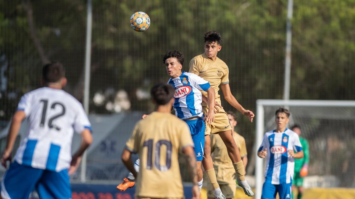 Una imagen del Barça-Espanyol de este sábado en el torneo juvenil The CUP