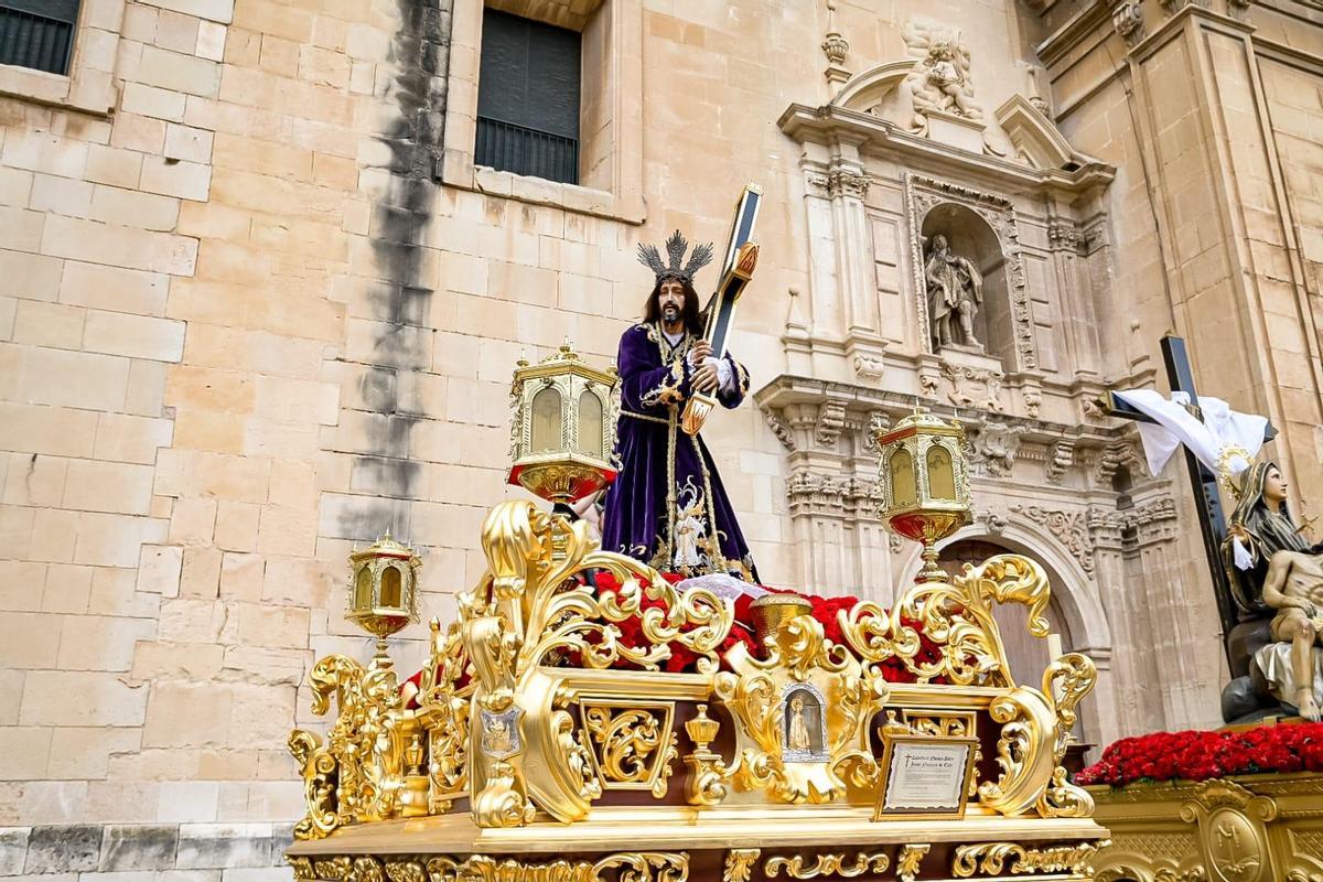Imagen del Nazareno durante el encuentro de pasos en la plaza del Congreso Eucarístico este Viernes Santo