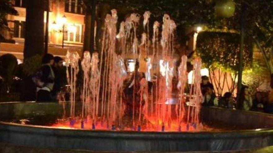 La fuente de &#039;la pava de la balsa&#039; estrena sistema de iluminación