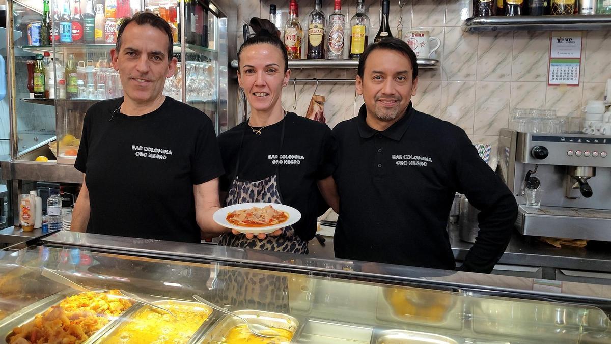 Toni Colomina, Laia Hidalgo y Danny Gilmer del Bar Colomina.
