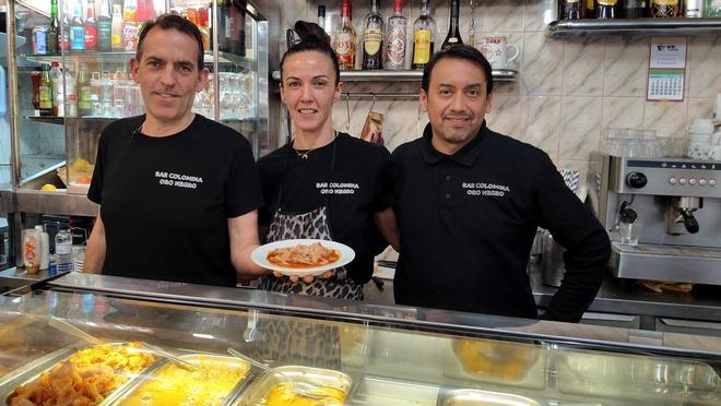 Toni Colomina, Laia Hidalgo y Danny Gilmer del Bar Colomina.