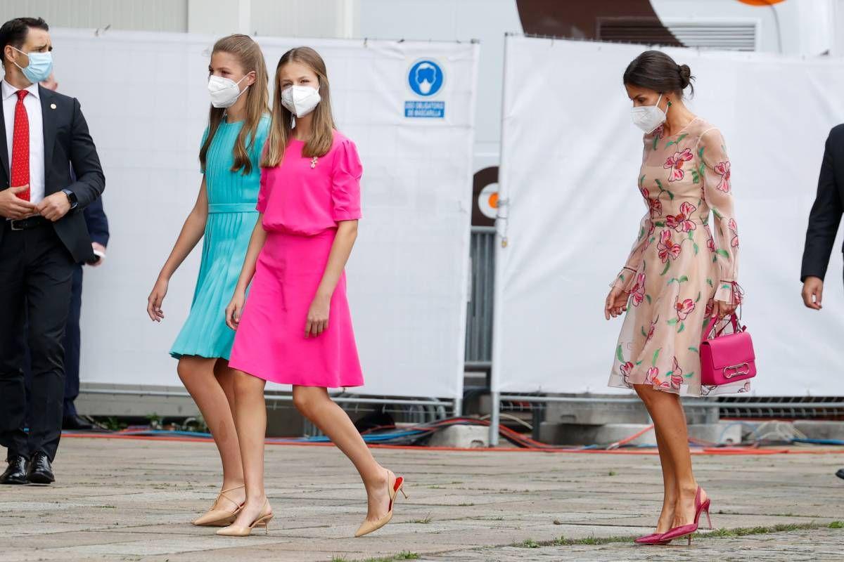 La reina Letizia junto a sus hijas, Leonor y Sofía