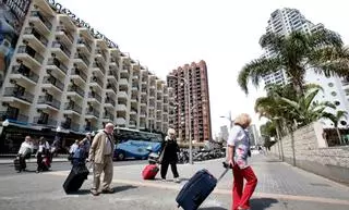Turismo forma un equipo de expertos para sentar las bases de la desescalada turística en la Comunidad