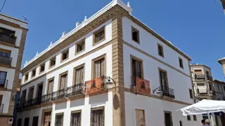 Refulge la tradición: espectacular rehabilitación exterior de la gran casa señorial del siglo XIX de Xàbia