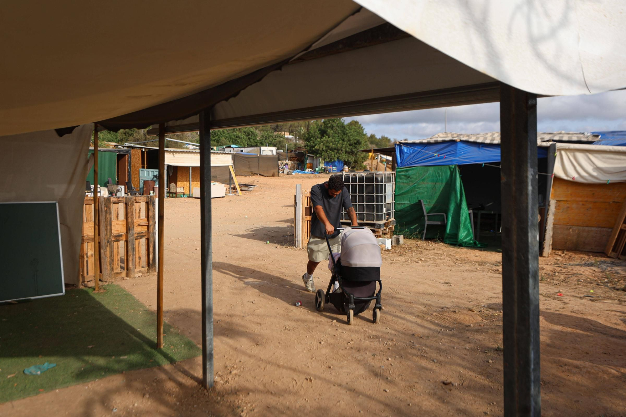 Todas las imágenes del desalojo de Can Rova 2 en Ibiza