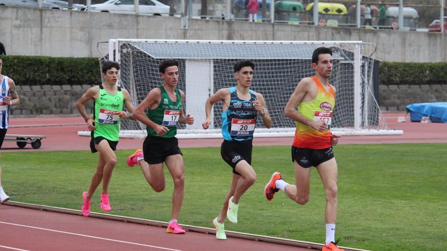 Adrià Ceballos gana la plata en el Nacional de 10.000 metros sub-23