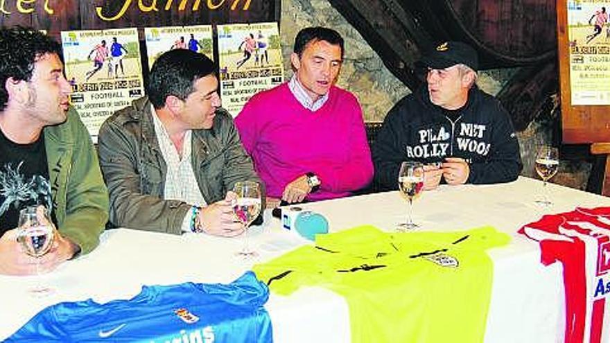 Pajarón, Carlos González, Mejuto e Iván Armesto, de izquierda a derecha, durante la presentación.