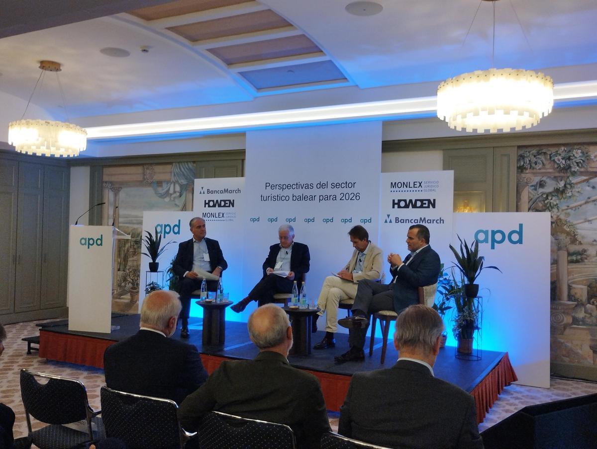 Luciano Terrasa (moderador), Manuel Butler, Álvaro Blanco y Javier Vich en la jornada de APD celebrada este viernes en Palma.