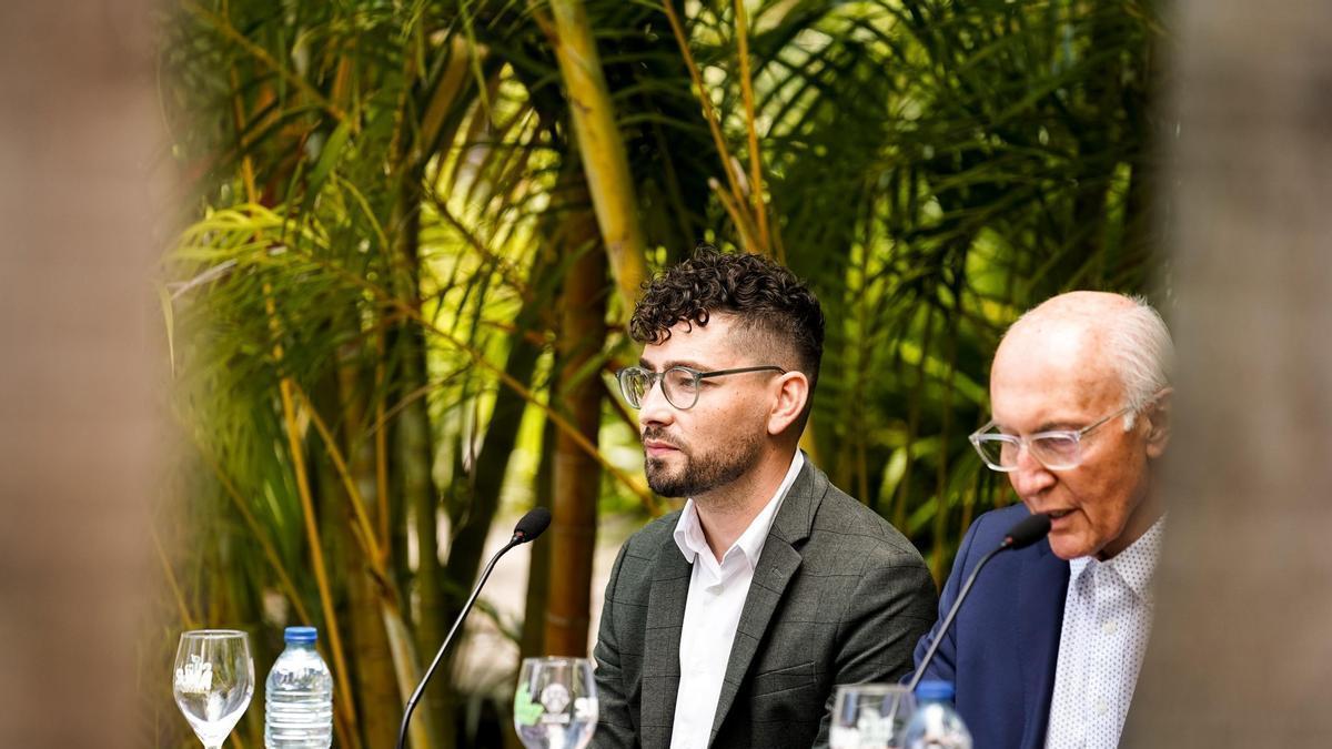 Samuel Hernández Rodríguez, concejal de Cultura, junto al alcalde de Santa Úrsula, Juan Acosta