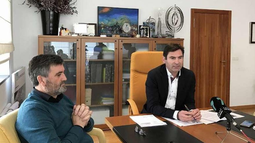 Fernández (izquierda) y Pita, en la rueda de prensa de ayer. // G.S.