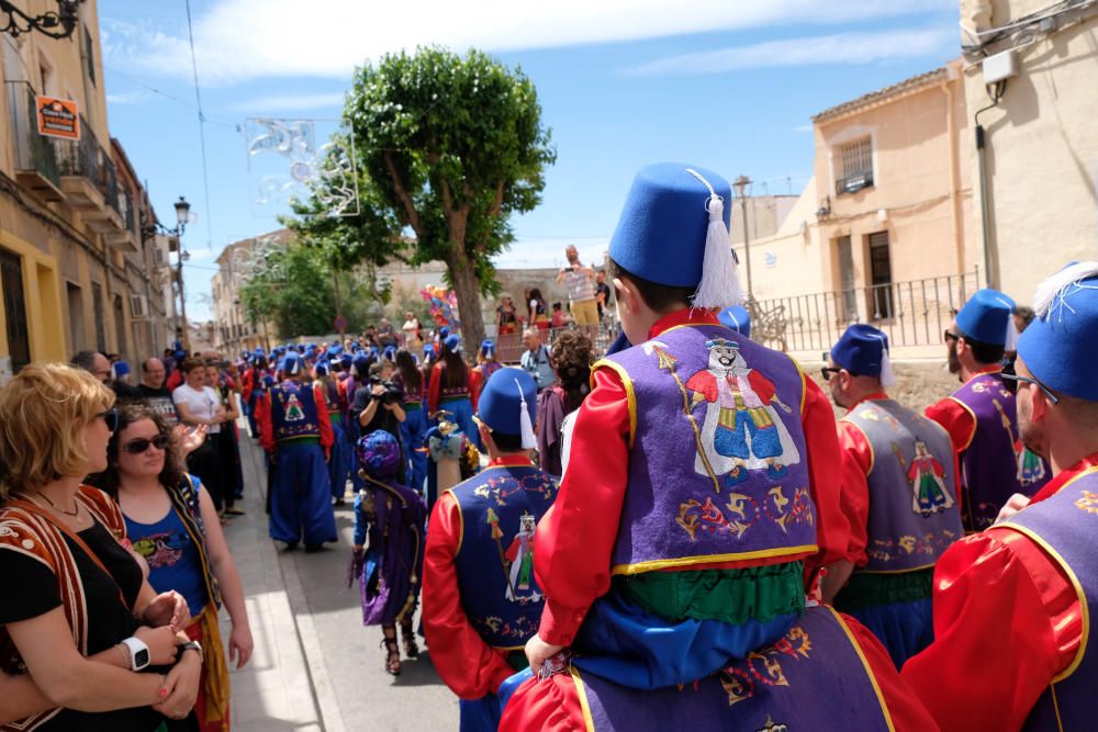 La imagen de San Antón vuelve a presidir el altar mayor de la iglesia de Santa Ana.