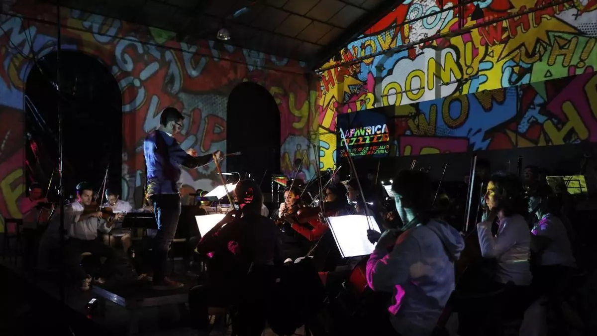 La Fábrica de la Vega, escenario de un ensayo musical "de película" en Oviedo para grandes composiciones del audiovisual español
