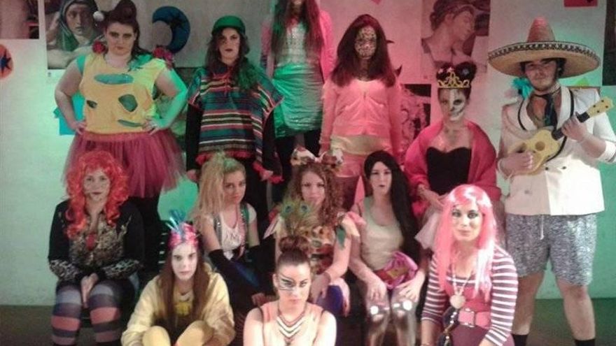 Los estudiantes de Salesianos de Palma del Río representan 'Monólogos juveniles y otras tragedias'