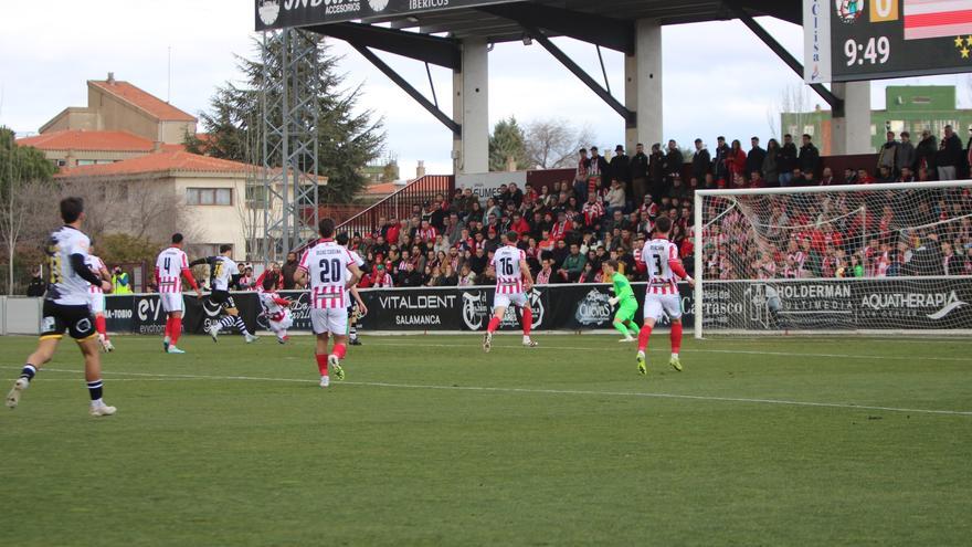 El Zamora CF se queda con las ganas ante Unionistas de Salamanca y acaba la primera vuelta fuera de play-off (0-0)