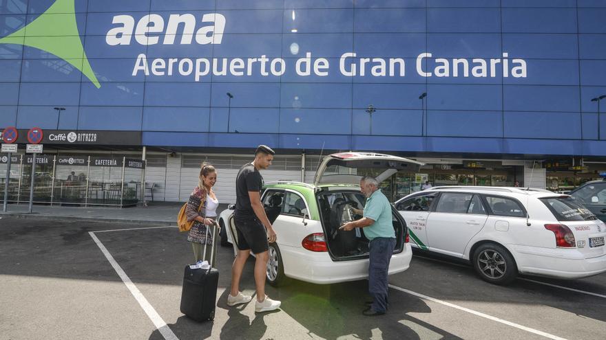 El Cabildo aumenta la cifra de &#039;transfer&#039; del taxi de siete a nueve permisos al mes