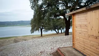 Pescar, navegar y bañarse: la piscina natural a una hora de Sevilla que conquista a quien la pisa