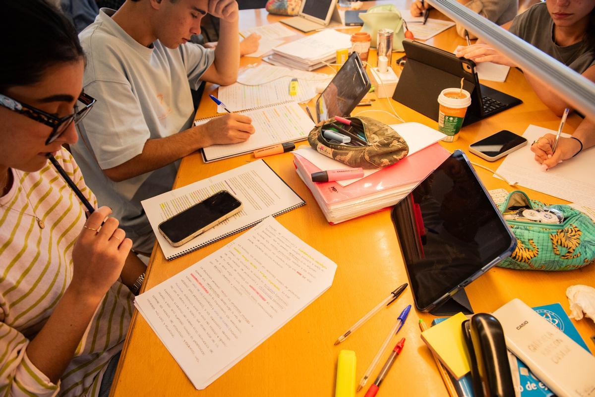 La Avaliación do Bacharelato para o Acceso á Universidade (ABAU) se celebrará los próximos 2, 3 y 4 de junio en la ciudad y marcará el futuro académico de miles de jóvenes