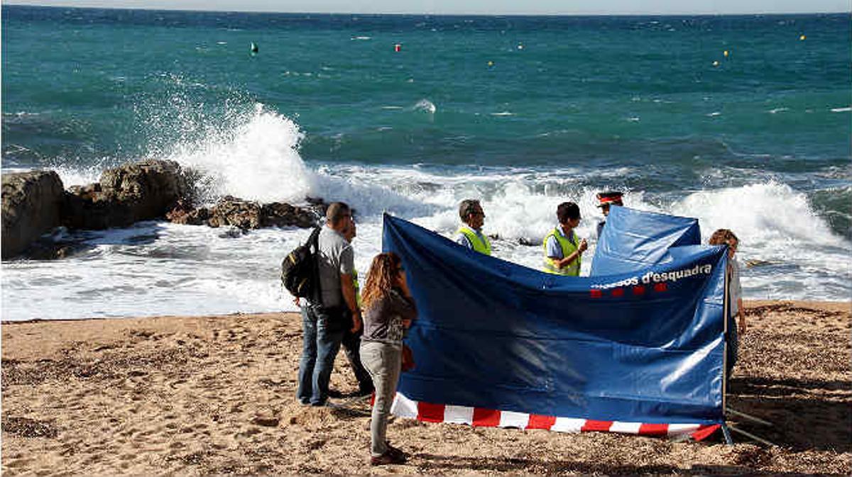 El concejal de Seguridad de Lloret de Mar, Josep Lluís Llirinós explica el suceso, así como que están a la espera de la autopsia.