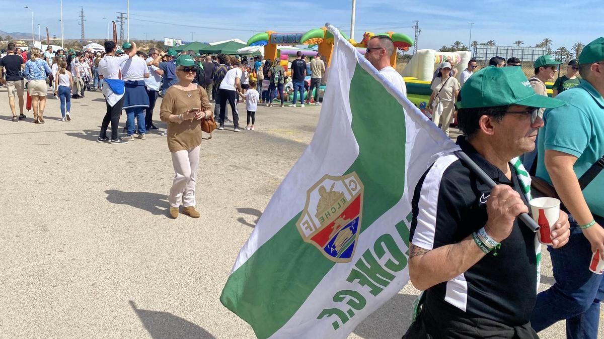 Así se han vivido las horas previas al partido del Elche-Albacete en la “FanZone” del Martínez Valero