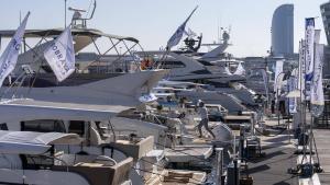 Varios yates expuestos en el Moll de la Fusta, uno de los espacios que este año ocupa el Salón Náutico.