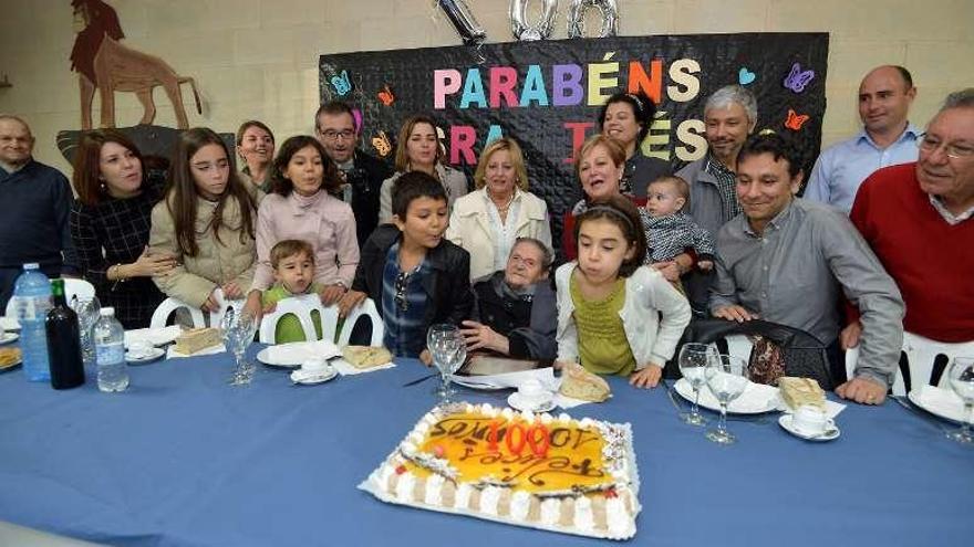 Fiesta de ayer en homenaje a Inés Fernández. // G. Santos