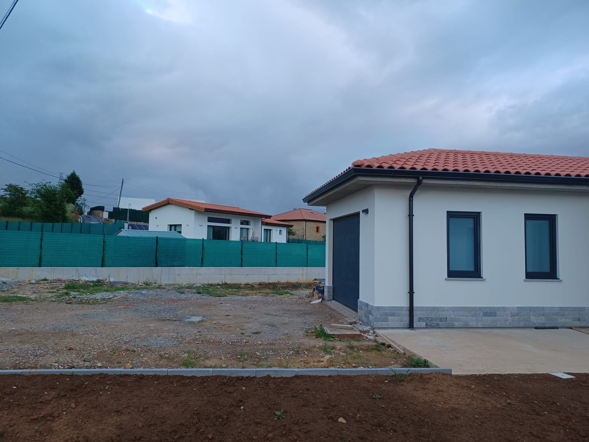 Ables está de moda: la parroquia de Llanera crece con una nueva urbanización y la rehabilitación de casas