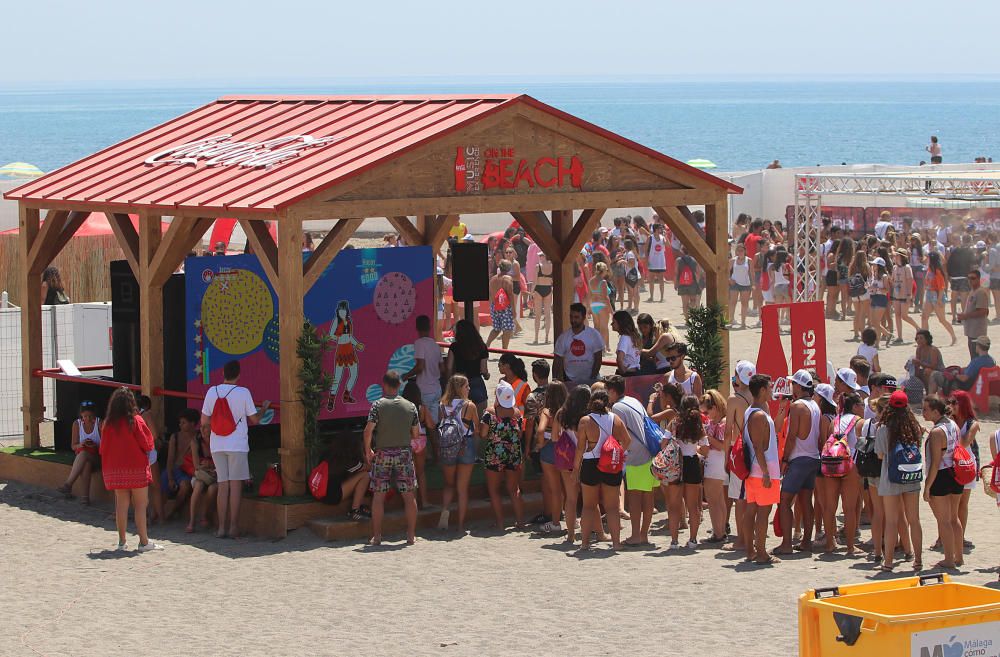 La playa de Sacaba es el escenario de más de doce horas de música en directo con la presencia de Efecto Pasillo, Gemeliers, Piso 21, la malagueña Ana Mena, Atacados, Critika y Saik, Carlos Marco...