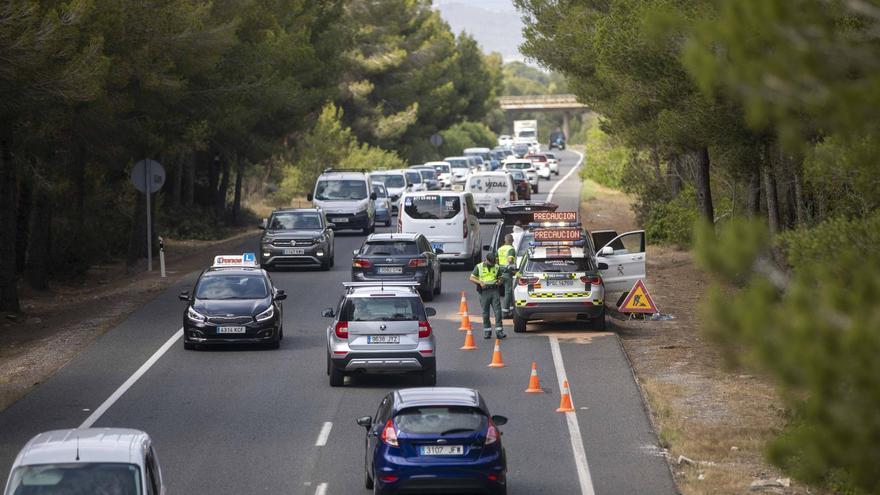 Autos stoßen frontal zusammen: Eine Tote und ein Schwerverletzter bei Unfall nahe Arenal auf Mallorca