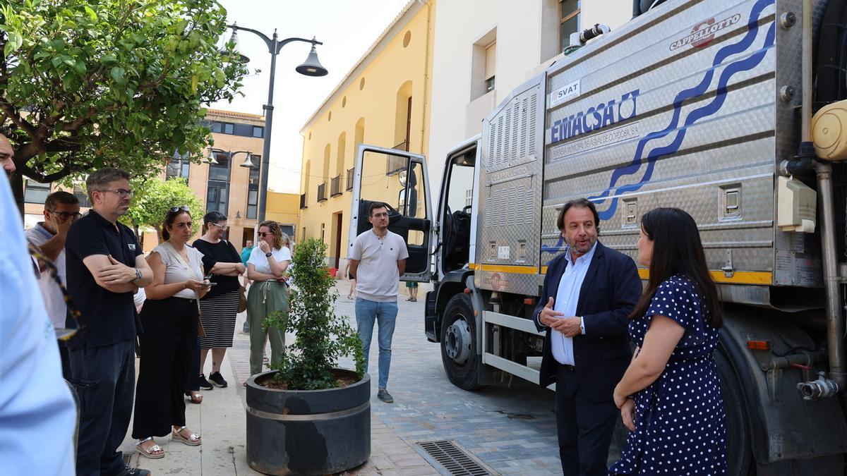 Entrega del camión de limpieza de Córdoba a Catarroja.