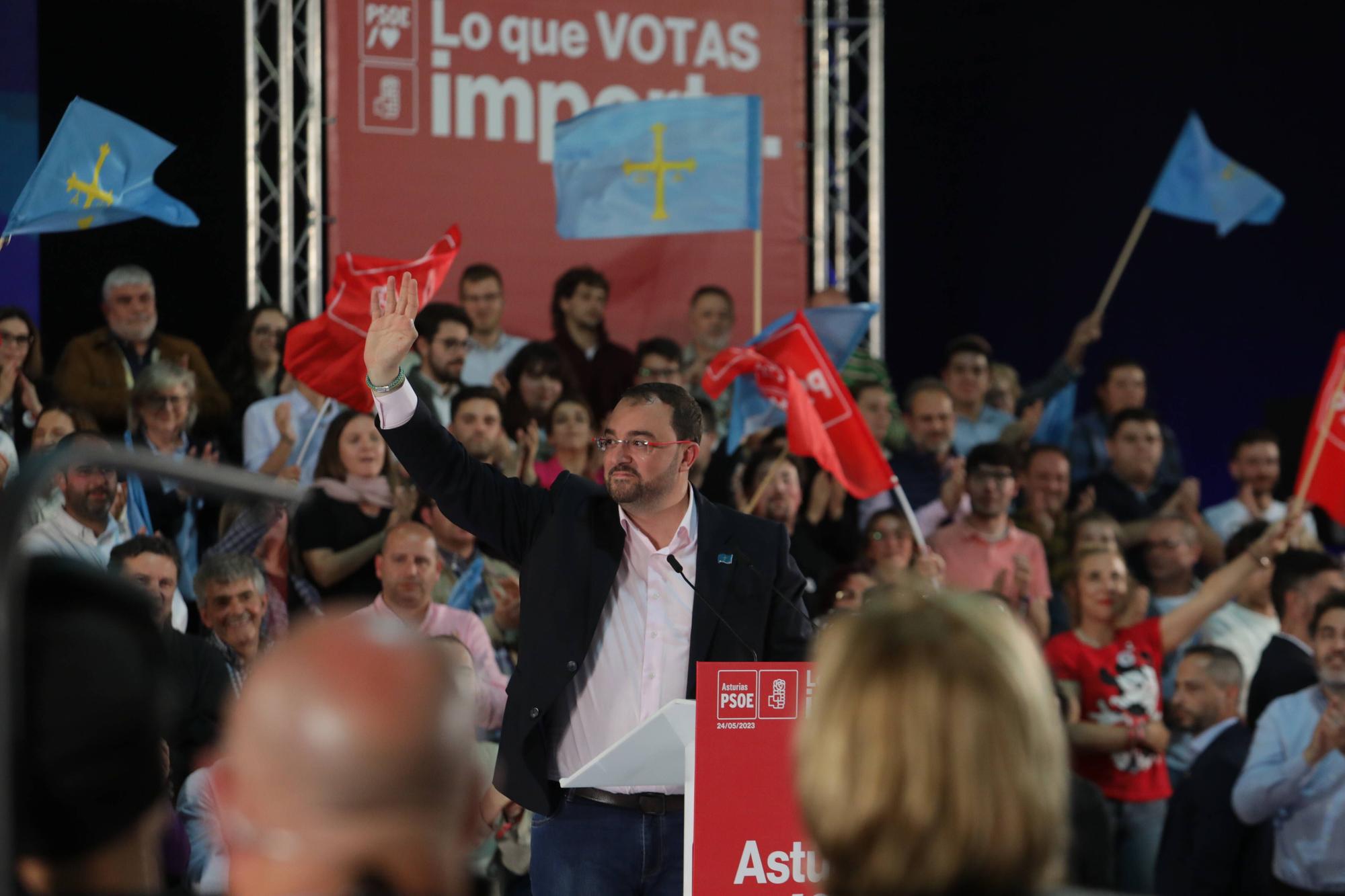 El mitin de Pedro Sánchez junto a Adrián Barbón en Gijón, en imágenes