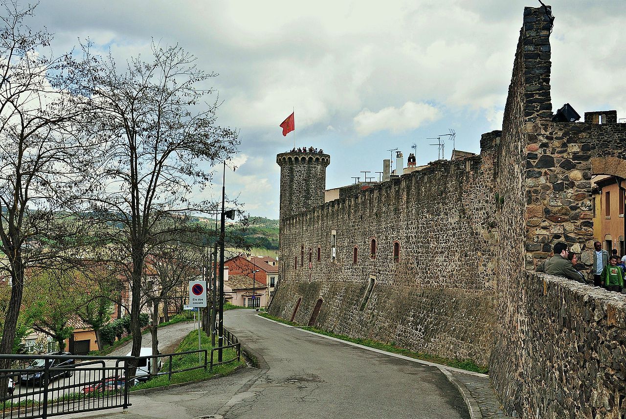 Parte de la muralla de Hostalric