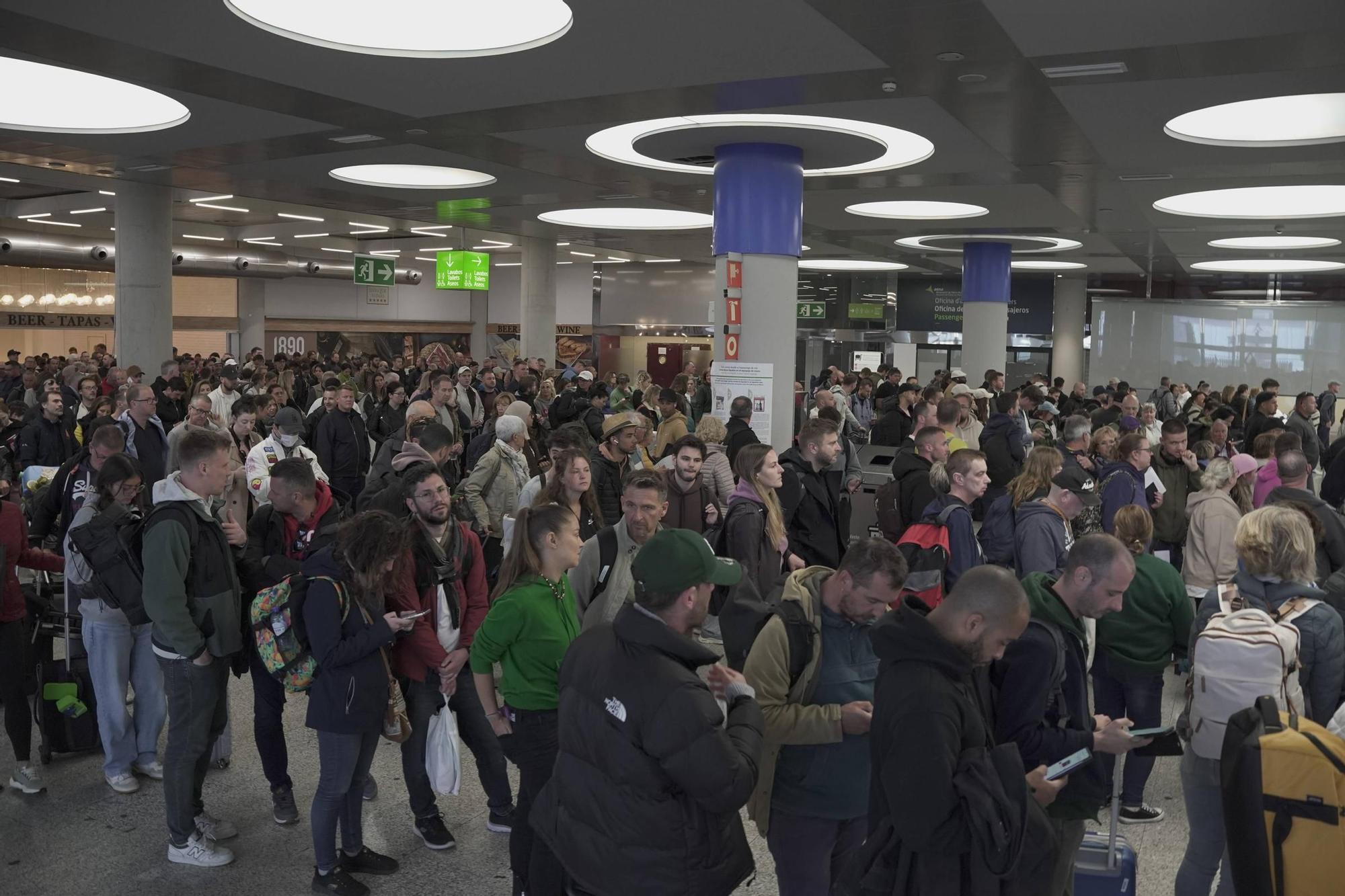 Nuevas retenciones en el control de seguridad del aeropuerto de Palma