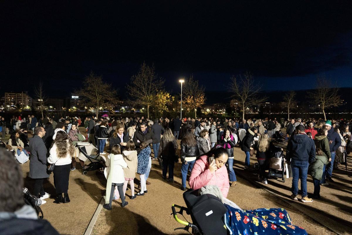 Fotogalería | Badajoz se vuelca un año más con la Noche de los Deseos a orillas del Guadiana