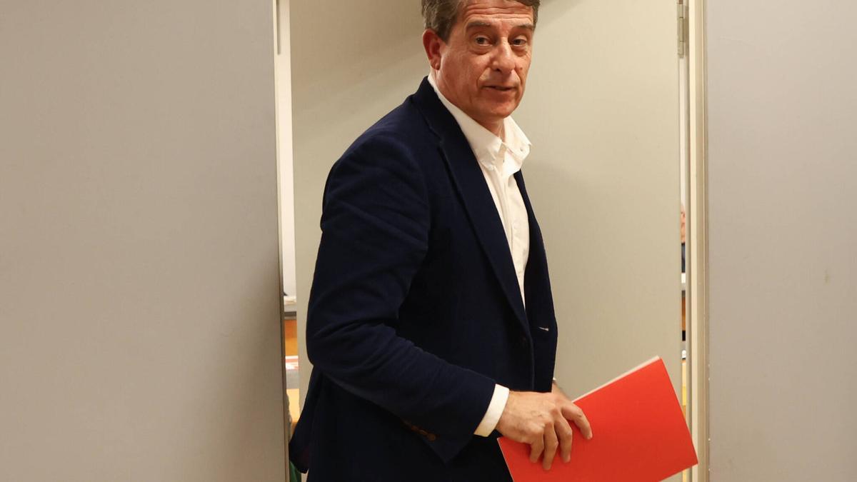 Rueda de prensa del secretario xeral del PSdeG PSOE, José Ramon Gómez Besteiro tras la reunión de la Comisión Ejecutiva Nacional para abordar las denuncias de acoso sexual por el presidente de la Diputación de Lugo Jose Tome