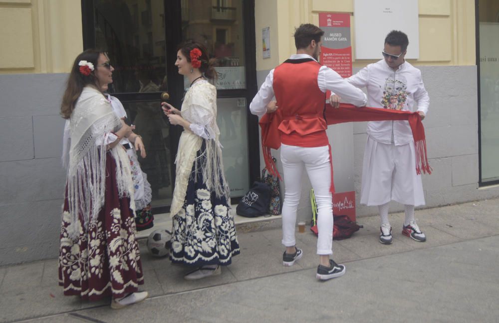 Ambiente en la plaza de las Flores en el Bando