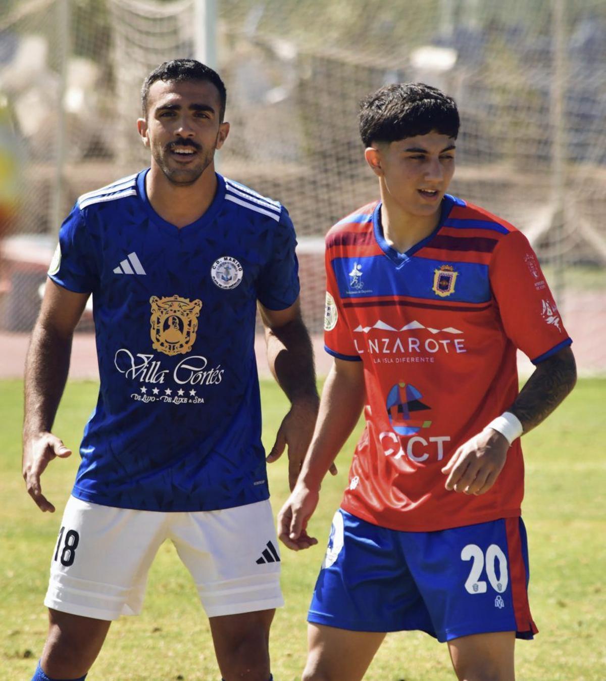 Jesús e Isaac, ayer en el estadio Antonio Domínguez. | CD MARINO