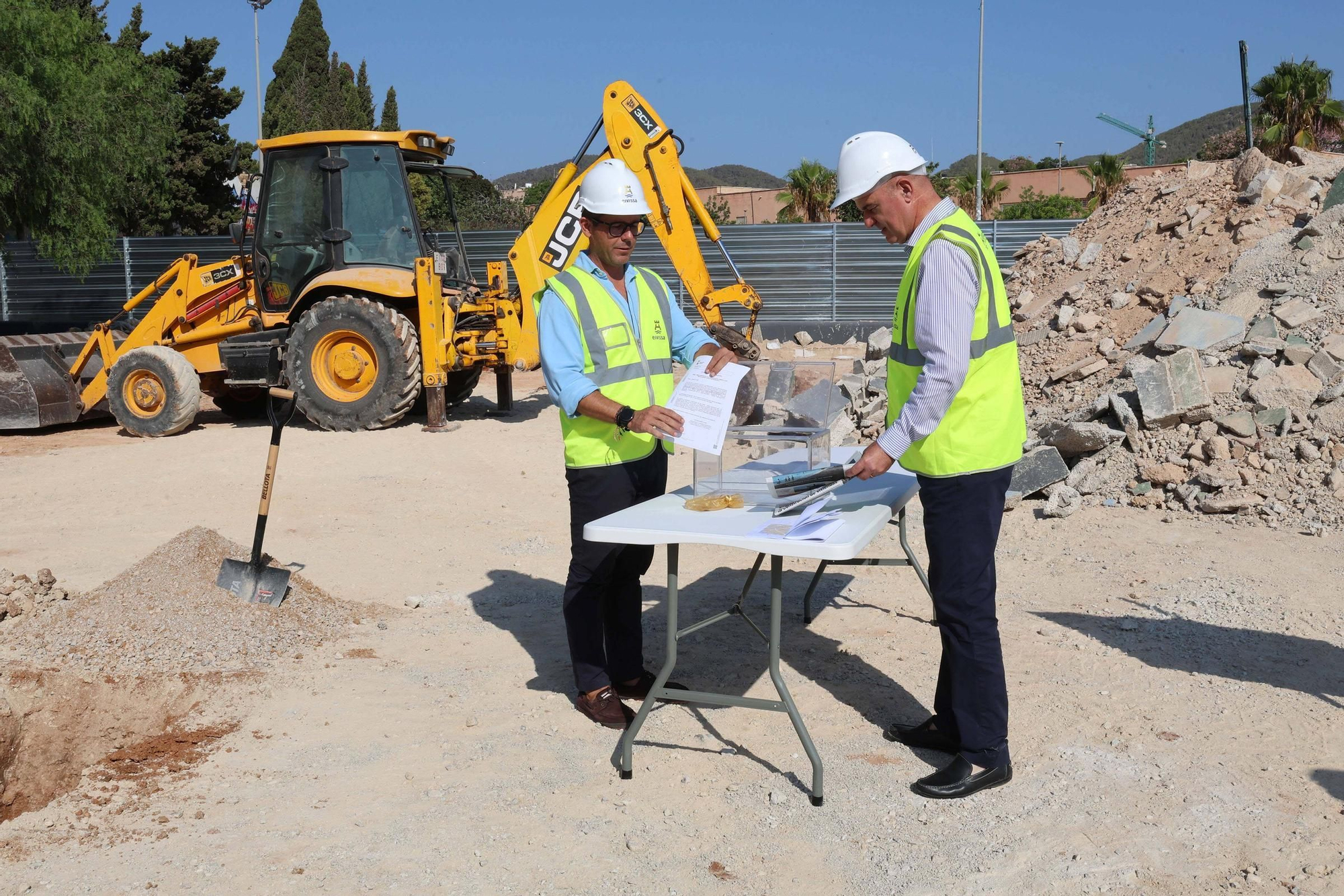 Galería de imágenes del inicio de las obras del futuro polideportivo de ses Figueretes