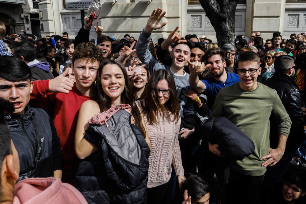 Búscate en la mascletà del 8 de marzo