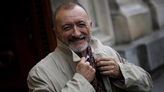 Pérez Reverte gana el V Premio Barcino