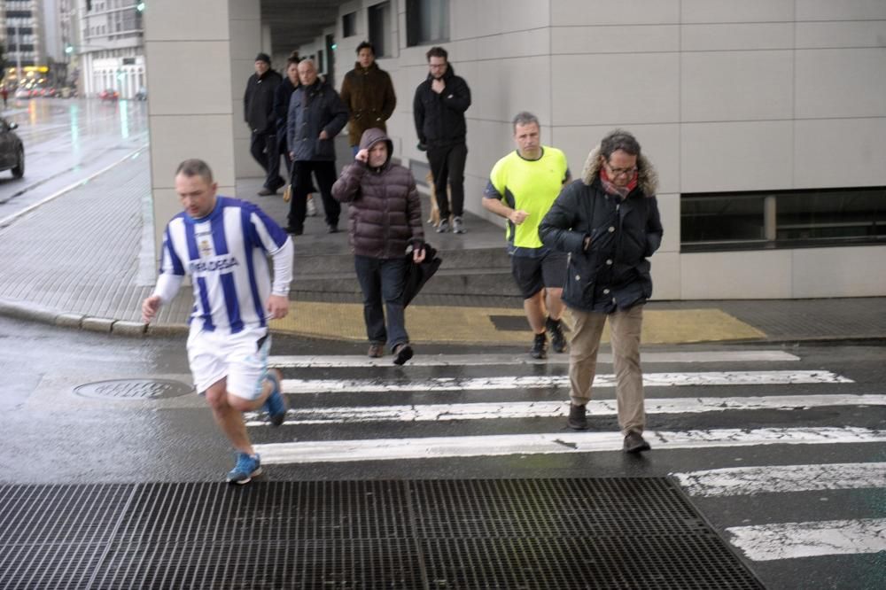 El temporal obliga a cortar el paseo marítimo